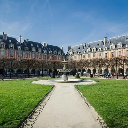 Parisian Charm In The Heart Of The Marais ! Parigi